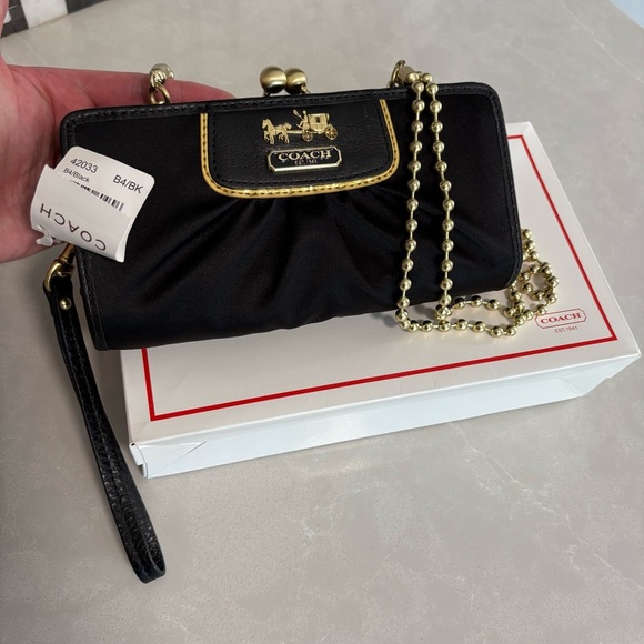 NWT 𝑅𝑎𝑟𝑒 Y2K 𝑉𝑖𝑛𝑡𝑎𝑔𝑒 Coach Limited Edition Amanda Framed Satin Clutch Bag 42033 - Picture 17 of 17